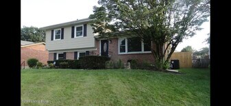 9502 Doewood Ln in Louisville, KY - Building Photo