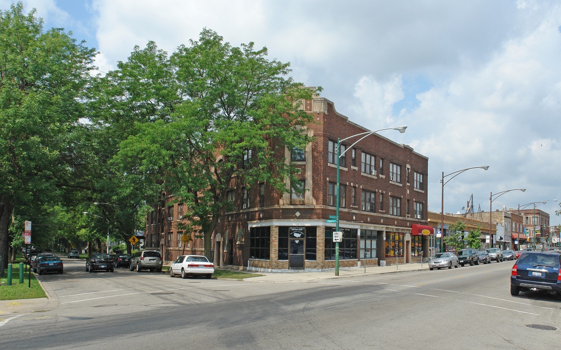 4338 N Milwaukee Ave in Chicago, IL - Building Photo