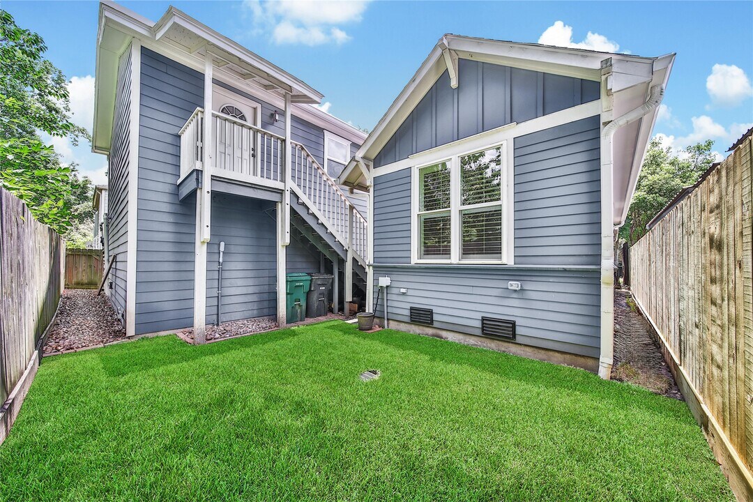 423 Pecore St in Houston, TX - Building Photo
