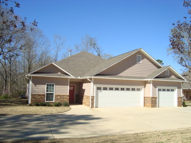 36 Lee Road 360 in Valley, AL - Building Photo