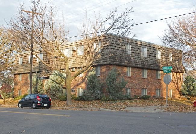 Cherokee Park Apartments in St. Paul, MN - Building Photo - Building Photo