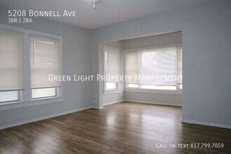 5208 Bonnell Ave in Fort Worth, TX - Building Photo - Building Photo