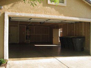 2630 E Omaha Ave in Fresno, CA - Building Photo - Building Photo