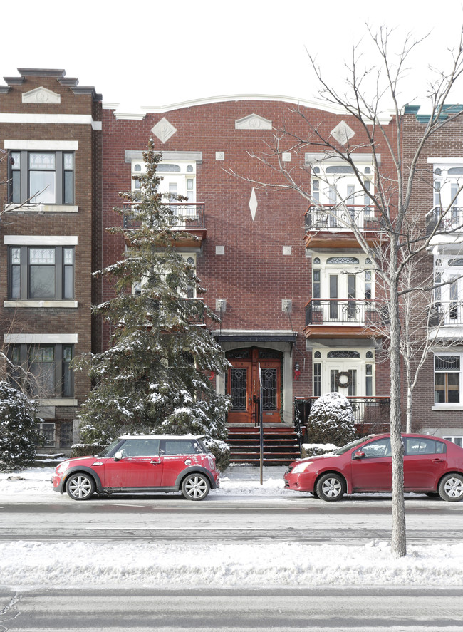 819-821 St-Joseph Blvd in Montréal, QC - Building Photo - Primary Photo