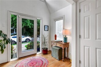 925 Highland Terrace NE in Atlanta, GA - Building Photo - Building Photo