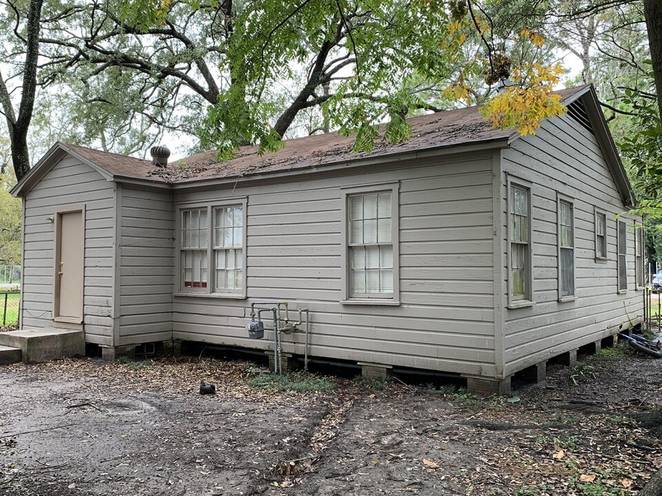 540 Dewey St in Beaumont, TX - Building Photo