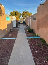936 San Pedro Dr SE in Albuquerque, NM - Building Photo - Building Photo