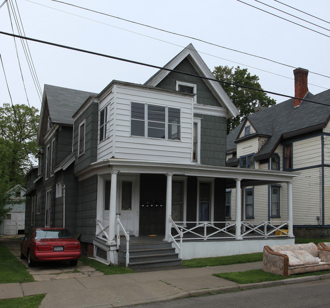 160 Chapel Pl in Binghamton, NY - Building Photo - Building Photo