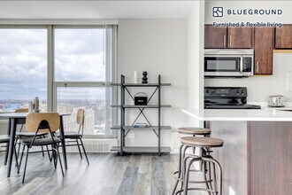 5600 N Sheridan Rd-Unit -FL16-ID653 in Chicago, IL - Foto de edificio - Building Photo