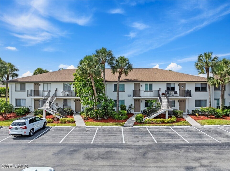 3608 Arctic Cir in Naples, FL - Building Photo