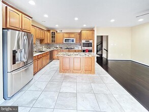 44259 Huron Terrace in Ashburn, VA - Building Photo - Building Photo