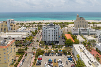 Islander Condominium in Miami Beach, FL - Building Photo - Building Photo