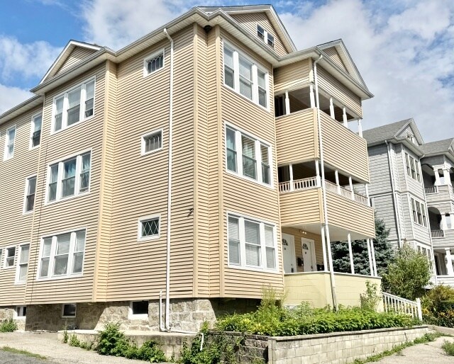 30 Loxwood St, Unit 3