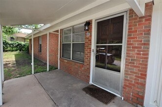 507 N Merrimac St in Weatherford, TX - Building Photo - Building Photo