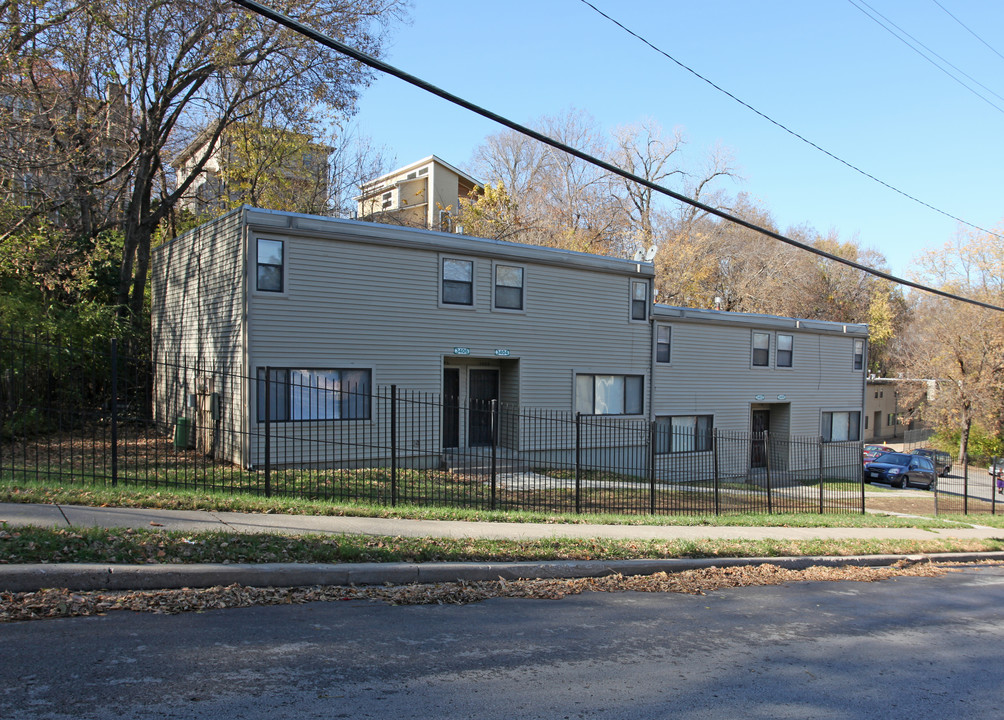 Woodbridge Apartments in Kansas City, MO - Building Photo