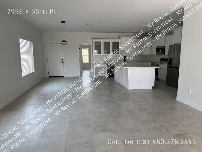 7956 E 35th Pl in Yuma, AZ - Building Photo - Building Photo