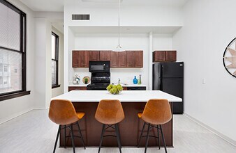 Randolph Apartments in Des Moines, IA - Building Photo - Building Photo