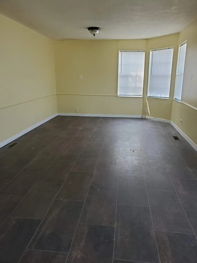 6302 Midland St in Zephyrhills, FL - Building Photo - Building Photo