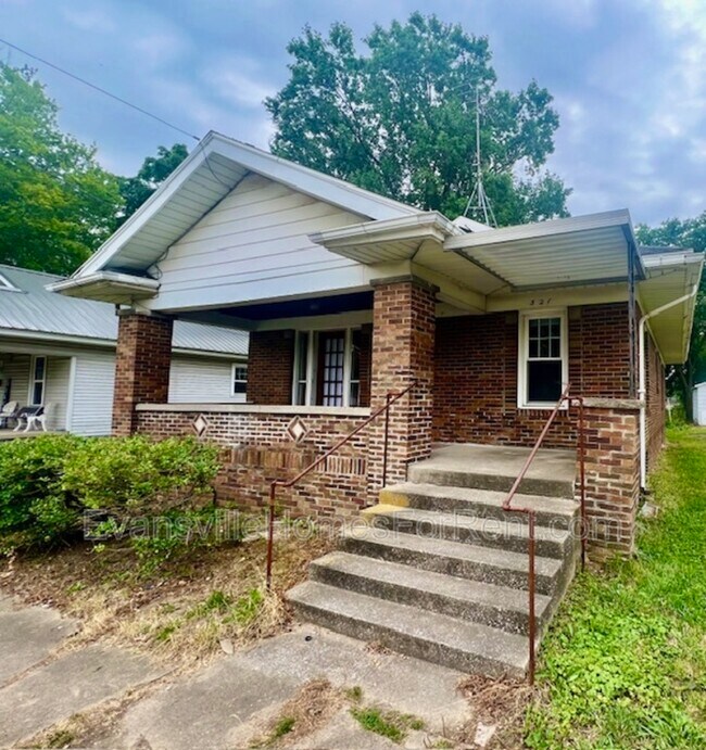 property at 521 E Broadway St