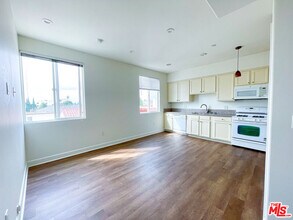 1412 S Sherbourne Dr in Los Angeles, CA - Building Photo - Building Photo