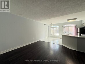 5450 Tree Crest Ct in Mississauga, ON - Building Photo - Building Photo