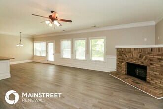 5663 Valley Loop in Fairburn, GA - Building Photo - Building Photo