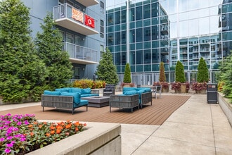 Radius At The Banks in Cincinnati, OH - Building Photo - Interior Photo