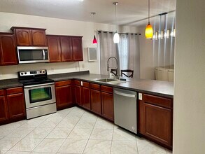9175 Tivoli Chase Dr in Orlando, FL - Building Photo - Building Photo
