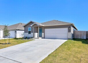 140 Honey Bee Rd in Jarrell, TX - Building Photo - Building Photo