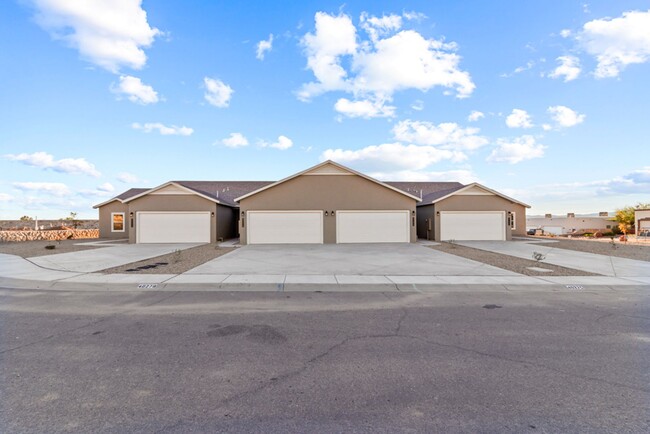 4023 Apache Pine Pl in Las Cruces, NM - Foto de edificio - Building Photo