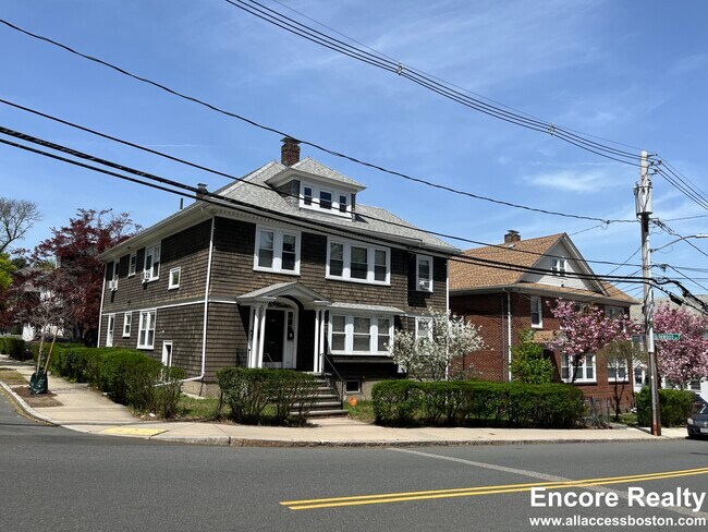 289 Foster St, Unit 1