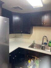 343 W Lomita Ave, Unit 202 in Glendale, CA - Building Photo - Building Photo