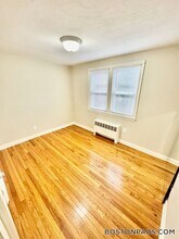 105 Shawomet Ave in Somerset, MA - Building Photo - Building Photo
