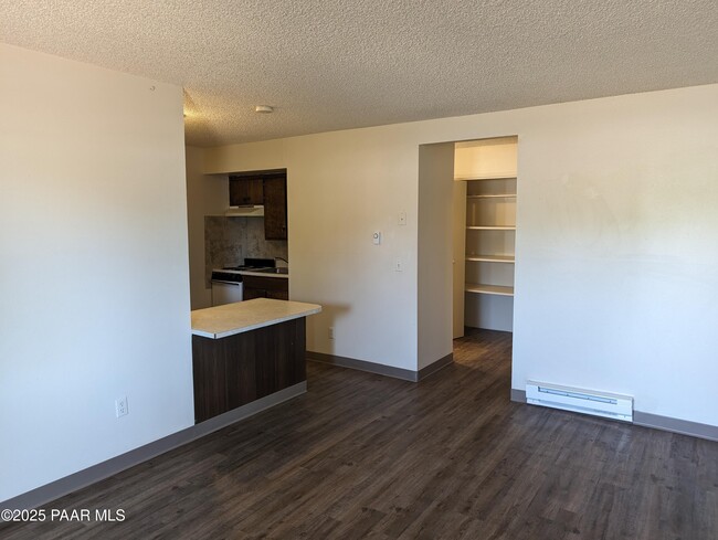 8469 E Yavapai Rd in Prescott Valley, AZ - Building Photo - Building Photo