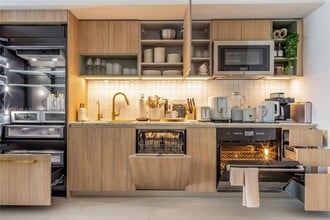 159 NE 6th St in Miami, FL - Building Photo - Building Photo