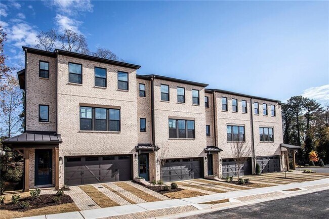 119 Bridgecrest Rd in Roswell, GA - Building Photo - Building Photo