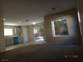 11104 Desert Dove Ave in Las Vegas, NV - Building Photo - Building Photo