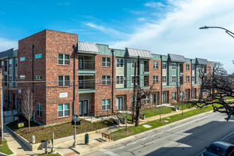 Oak & Fry in Denton, TX - Foto de edificio - Building Photo