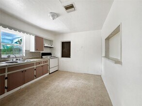 1269 SW 25th Ave in Fort Lauderdale, FL - Building Photo - Building Photo