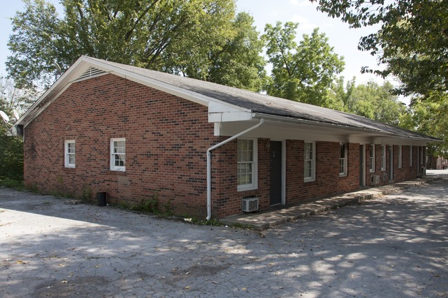 320 Old Morgantown Rd in Bowling Green, KY - Foto de edificio - Building Photo