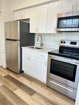 571 NE 67th St in Miami, FL - Building Photo