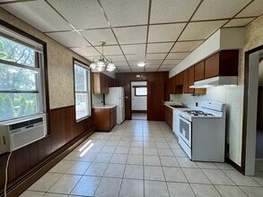 1014 Half Day Rd in Highland Park, IL - Building Photo - Building Photo