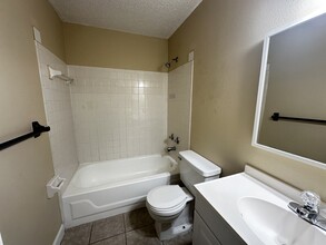 4966 SE 111th Ln in Belleview, FL - Building Photo - Building Photo
