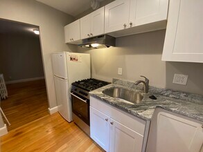 29 Myrtle St, Unit C1 in Boston, MA - Building Photo - Building Photo