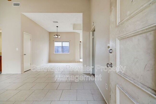 10706 Staghill Dr in Houston, TX - Building Photo - Building Photo