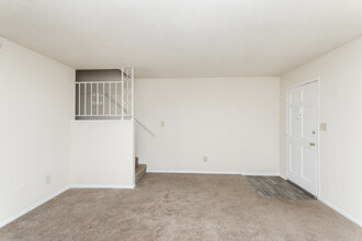 Oxford Townhouses in Morrow, GA - Building Photo - Interior Photo