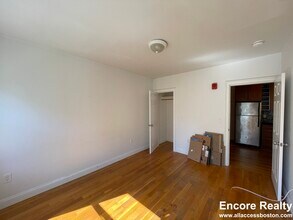 11 Peterborough St in Boston, MA - Foto de edificio - Building Photo