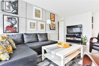 530-1530 Lolita Gardens in Mississauga, ON - Building Photo - Building Photo