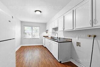 2211 Gerald Ct in Louisville, KY - Building Photo - Building Photo