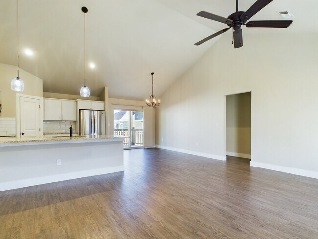 706 CHINKAPIN DR in Fredericksburg, TX - Building Photo - Building Photo